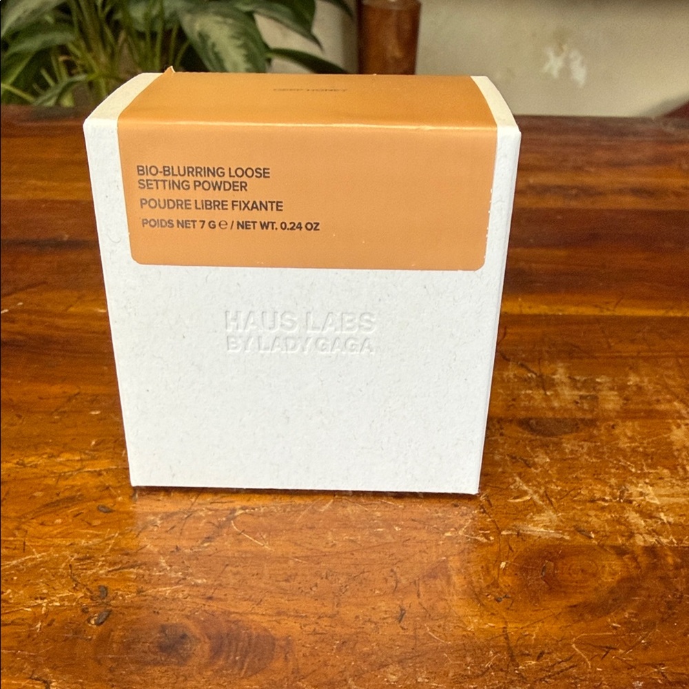 Haus Labs By Lady Gaga Bio-Blurring Loose Setting Powder in Deep Honey